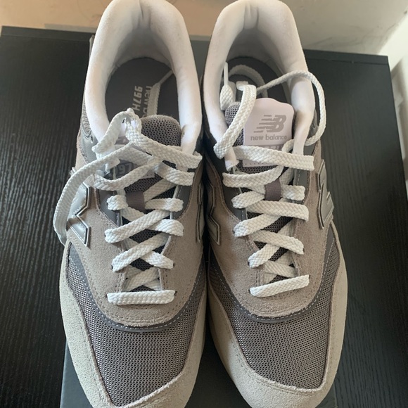 New Balance Mens 997H V1 Classic Sneaker Size 8.5 - Picture 2 of 5